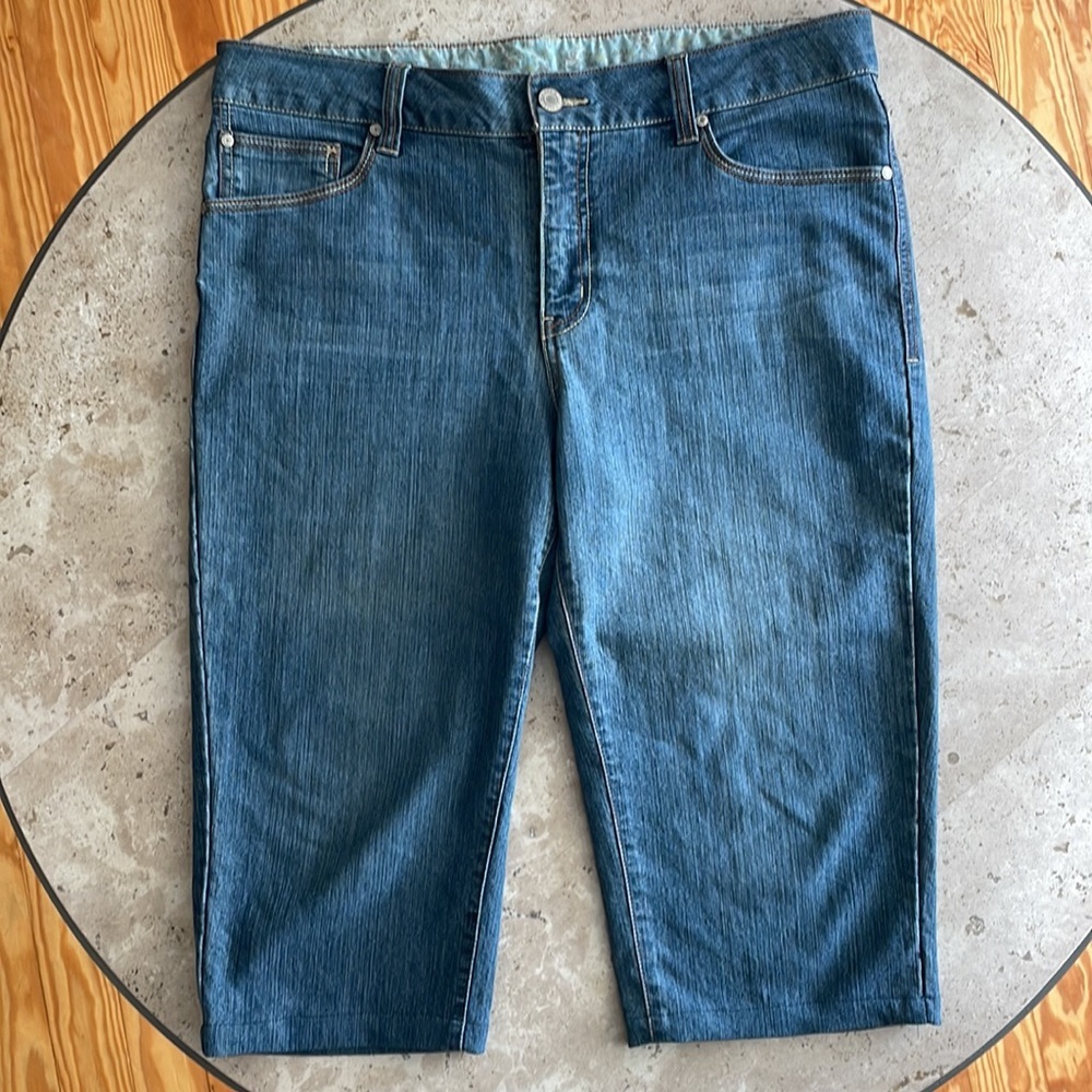 FADED GLORY CAPRI JEANS - Picture 5 of 10